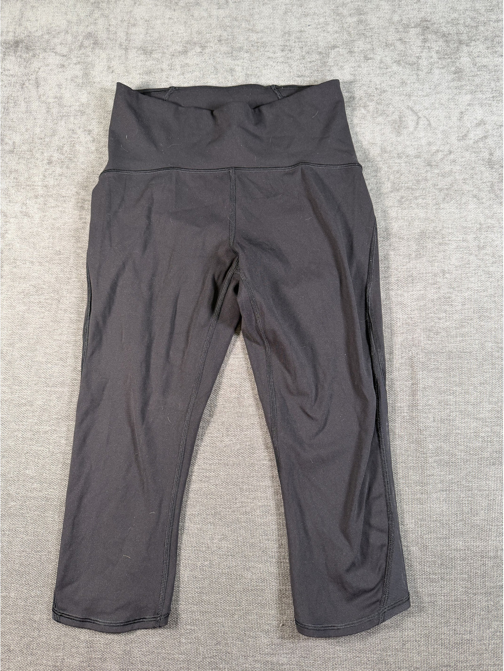 Lululemon Athletica High-Rise Capri Leggings with Mesh Details, Black, Size 6